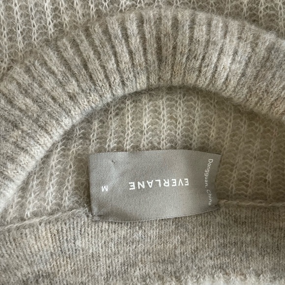 Everlane Women's Light Gray Alpaca Crew Neck Sweater - Picture 6 of 6